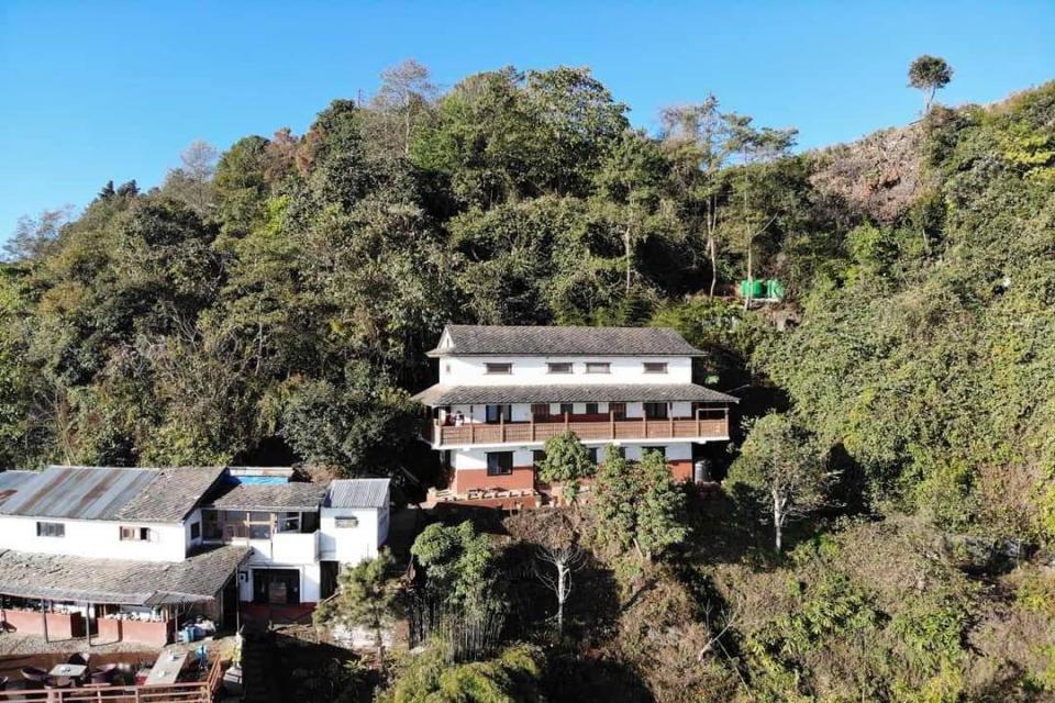 Everest Manla Resort